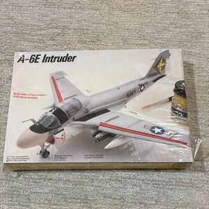 A-6E Intruder Model Kit 1/72 Scale Unsealed